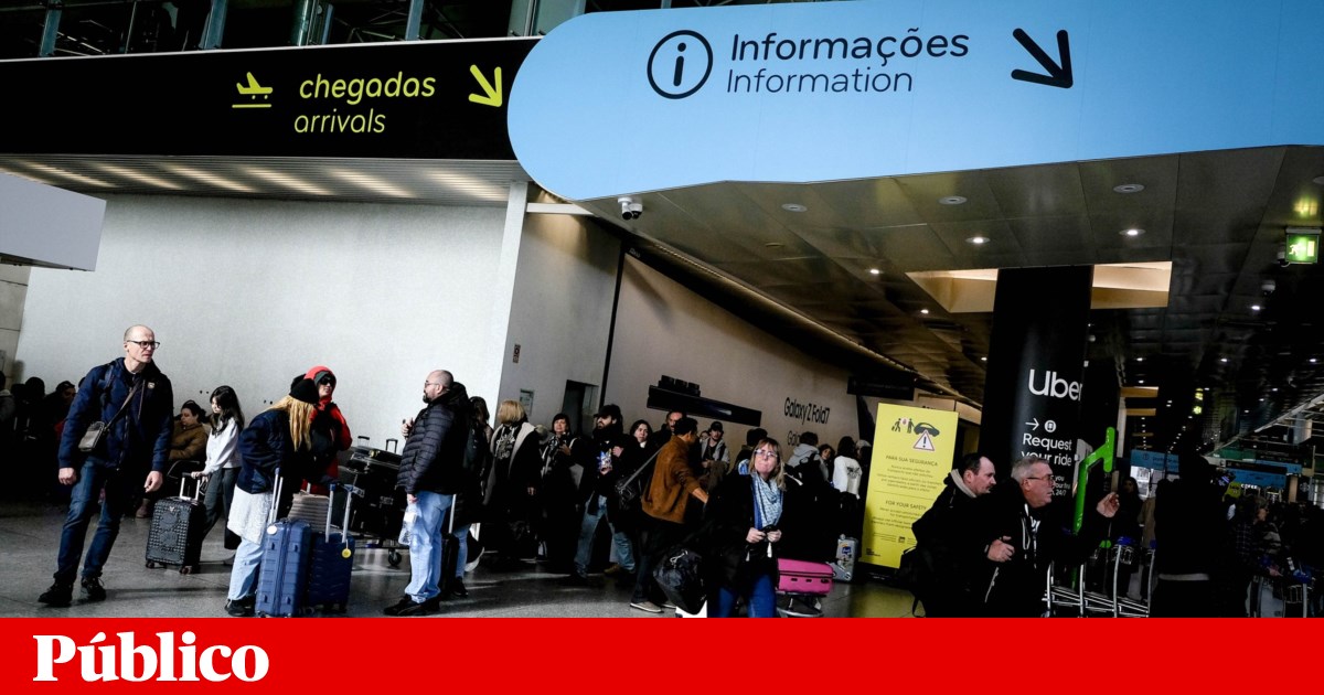 Wait times at Lisbon airport border control normalised during the morning