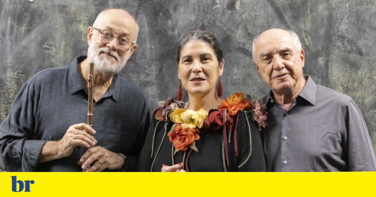 Mônica Salmaso returns to Portugal, bridging the gap between Tom Jobim and Villa-Lobos