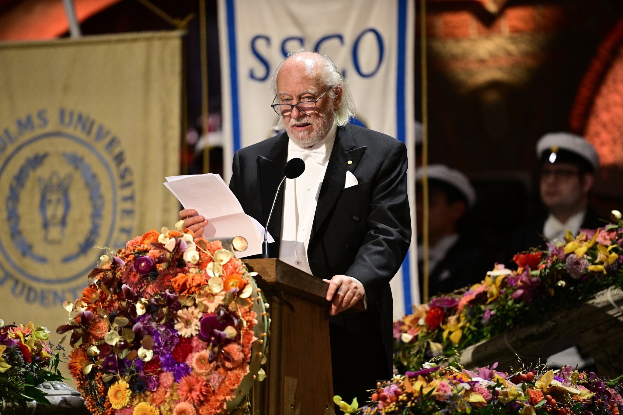 epa12584195 Nobel Prize laureate in literature Laszlo Krasznahorkai delivers his speech during the Nobel Banquet at the City Hall in Stockholm, Sweden, 10 December 2025. The Nobel Banquet, held immediately after the Nobel Peace Prize award ceremony, is hosted in honor of the Nobel Peace Prize laureate Maria Corina Machado, and welcomes more than 200 specially invited guests. EPA/JONAS EKSTROMER SWEDEN OUT
