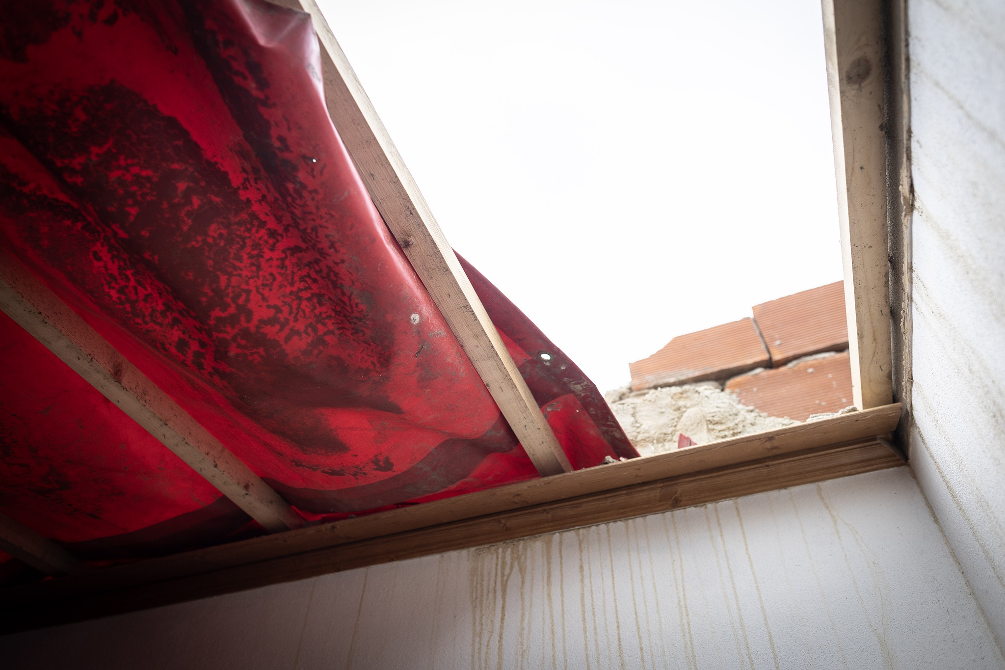 Foram doados materiais para reconstruir as casas que agora desapareceram