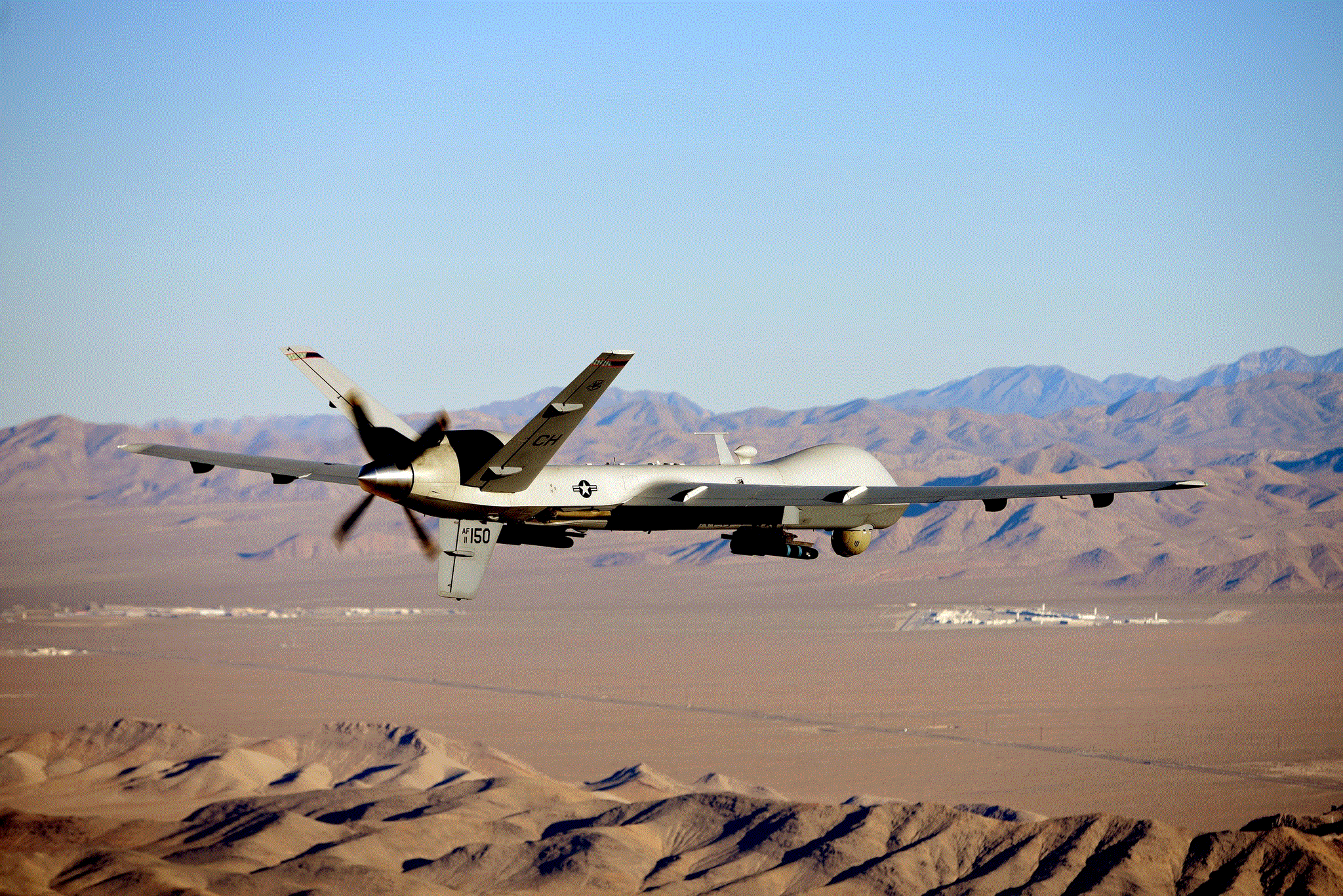 US drone arrives at Lajes, Trump wants to strike Iran in an “extremely hard” way