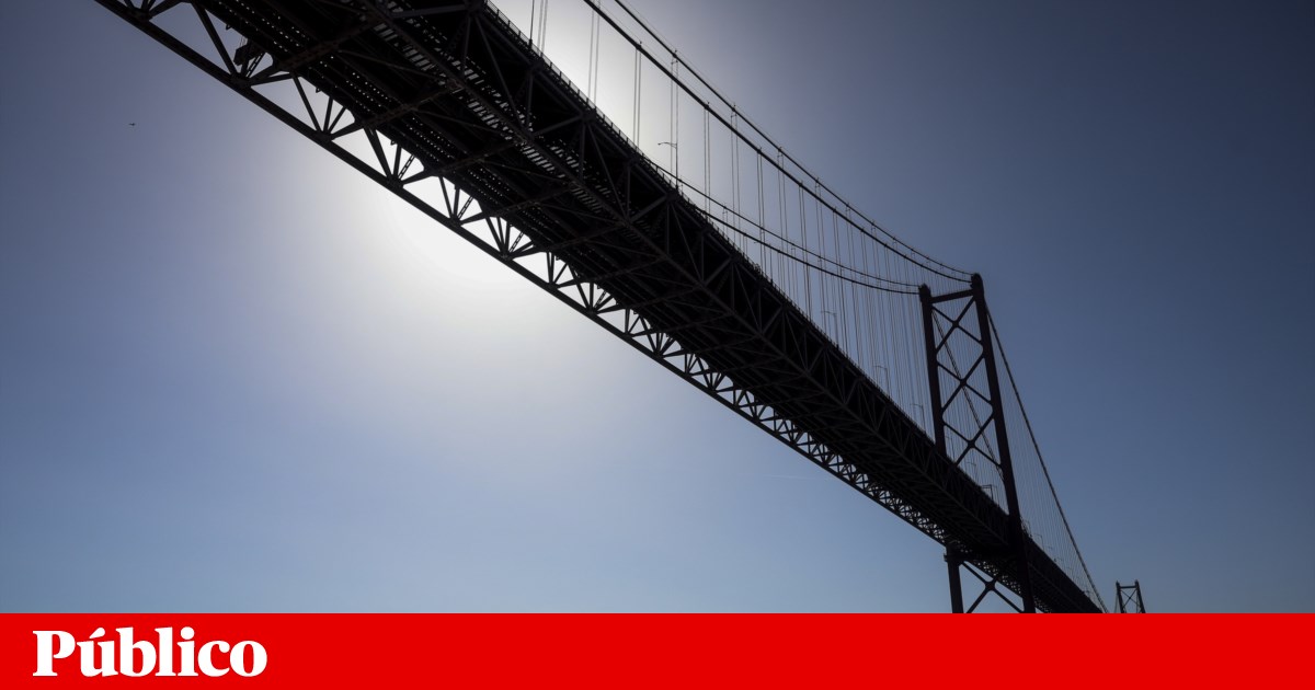 Traffic restored on 25 de Abril Bridge after accident
