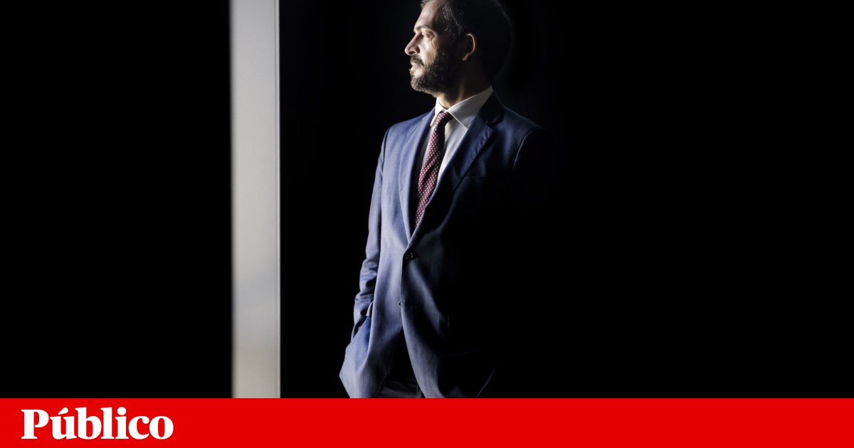 Now it is Carneiro's turn; the next one, already in the 'fast lane', is for Cordeiro