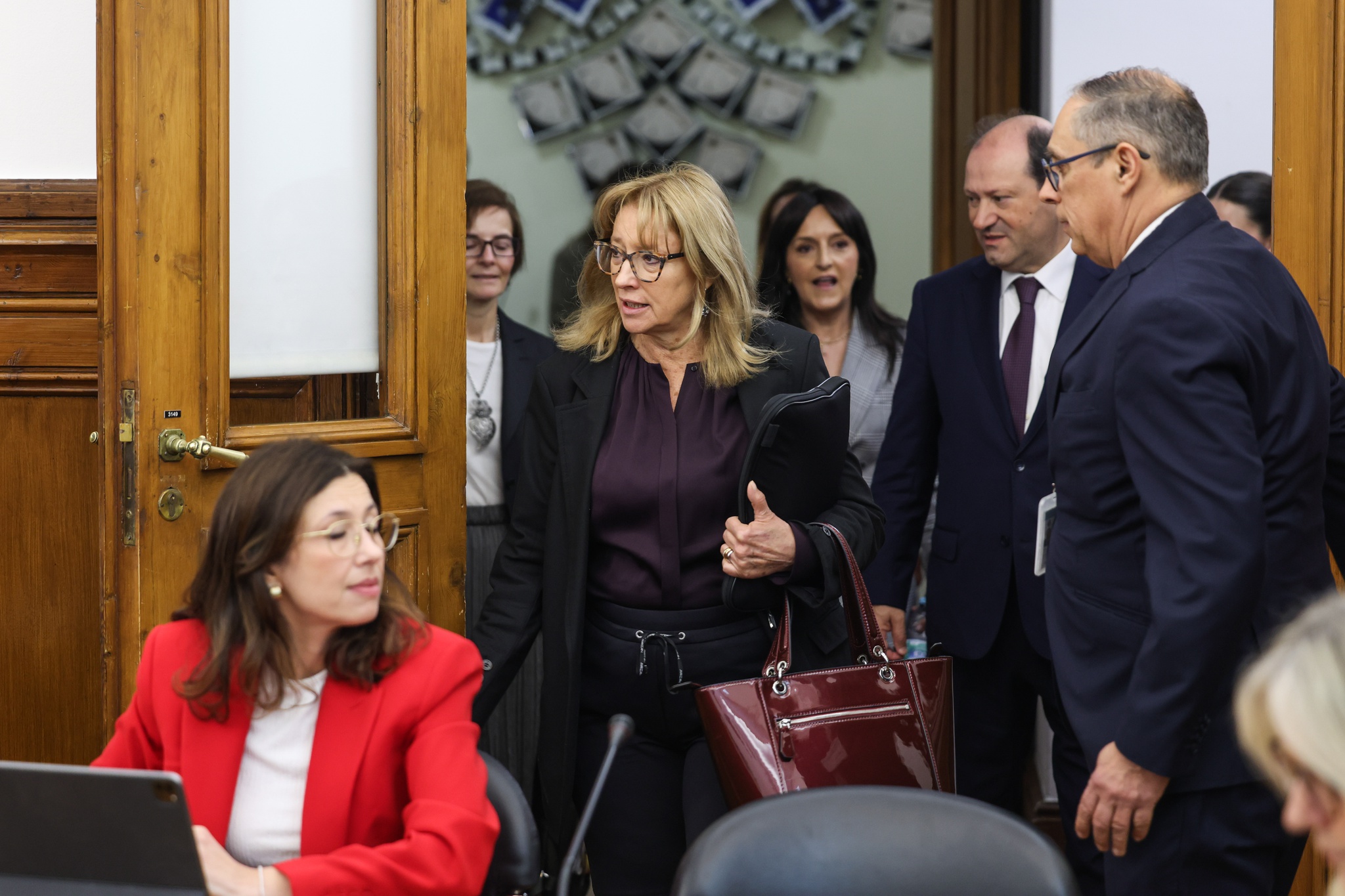 Ministra diz que alterações feitas na negociação “não desfiguram reforma” laboral