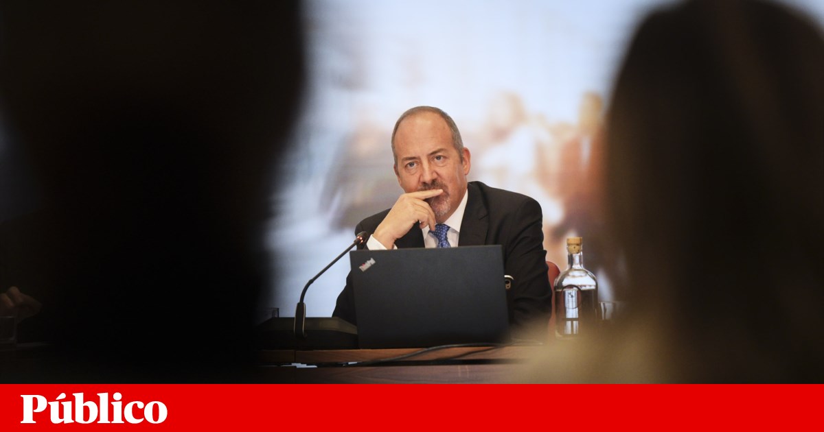 Álvaro Santos Pereira bought Galp and JM shares while serving as Governor of the Bank of Portugal