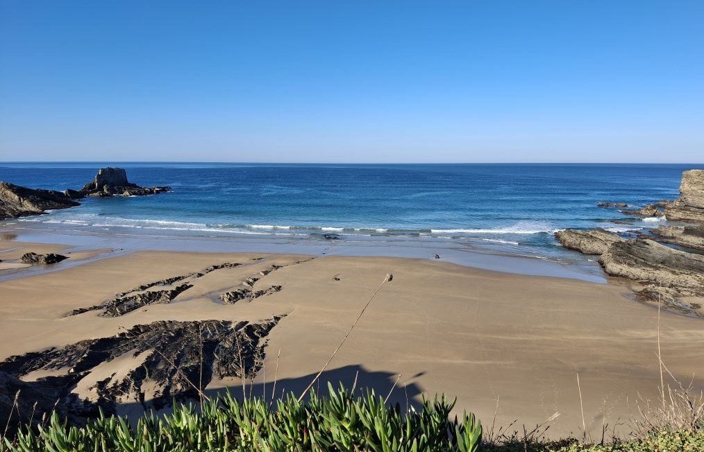 Alentejo: Zambujeira do Mar beach regains Blue Flag status