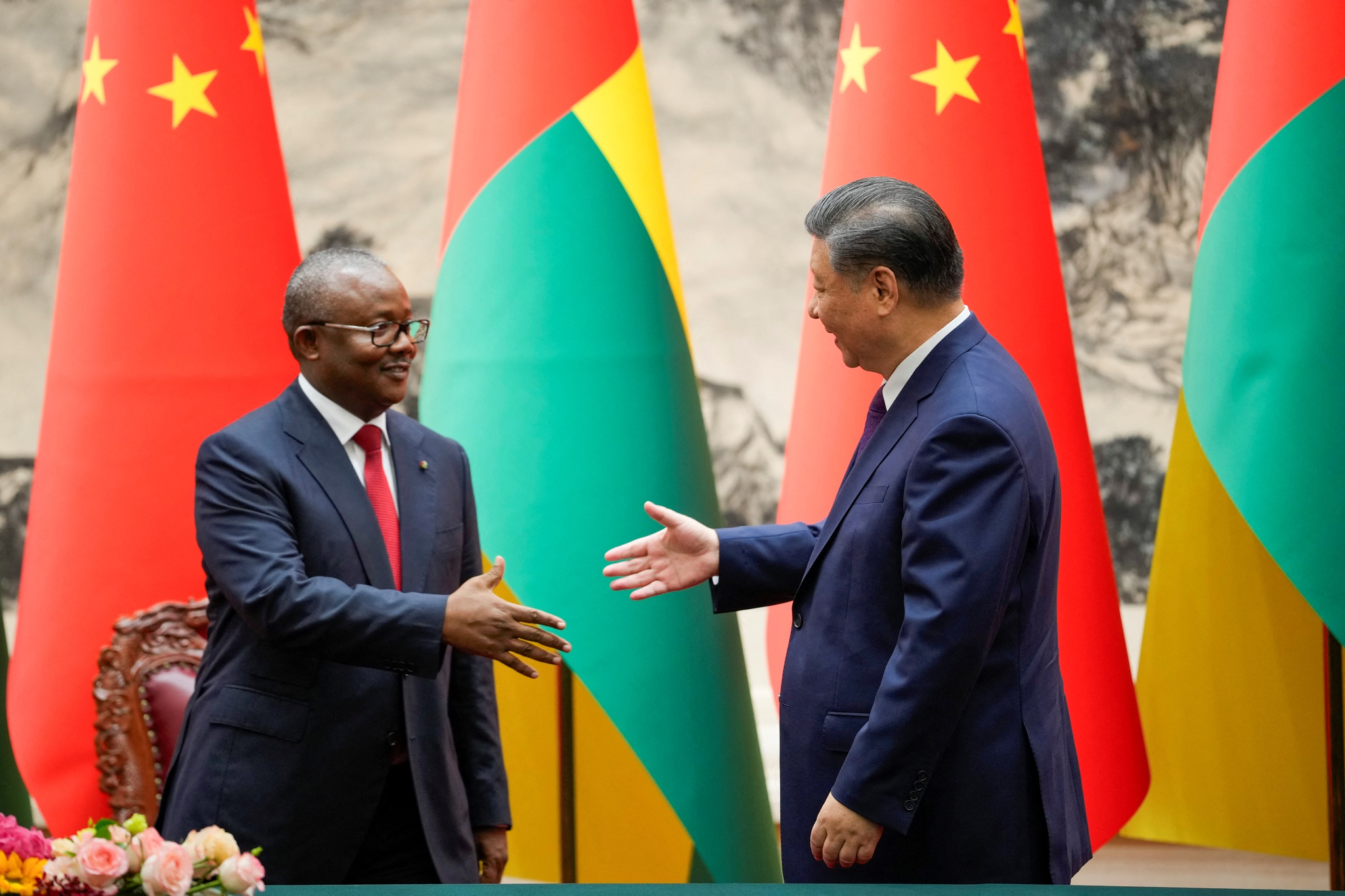 A gigante China está cada vez mais presente na pequena África de língua portuguesa