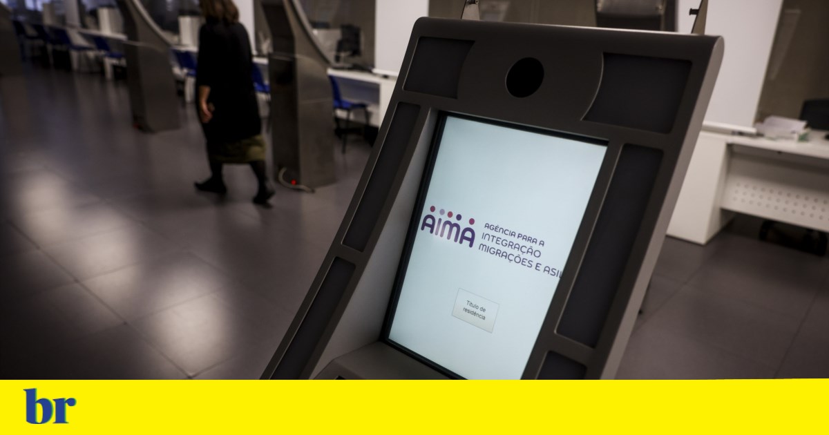 Viúva angolana de cidadão português denuncia abandono pela AIMA após processo de residência arquivado