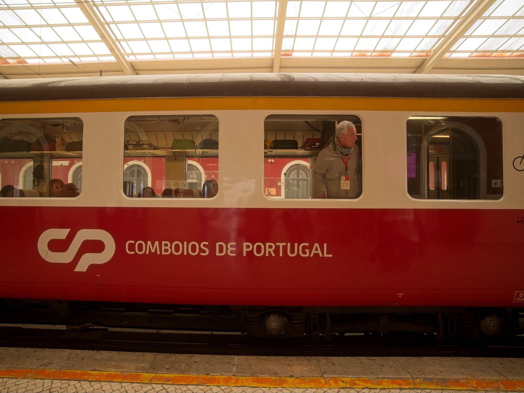 A partida do comboio literário foi da estação de Santa Apolónia