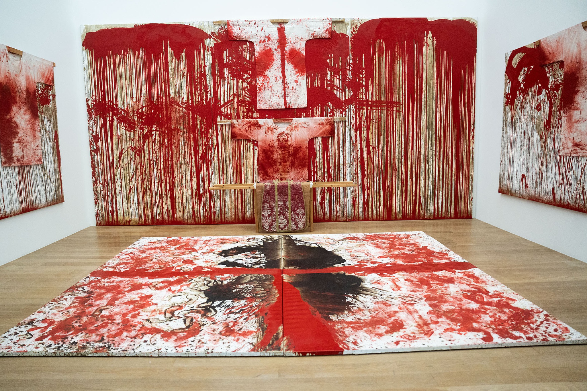 PP 12 MAIO 2026 PORTO COLEÇÃO Vexation of Spirit. The Duerckheim Collection x Serralves [Aflição de espírito. A Coleção Duerckheim x Serralves] é o título da exposição dedicada à primeira apresentação em Serralves da coleção de arte contemporânea formada pelo colecionador Conde  Duerckheim e recentemente depositada na Fundação.