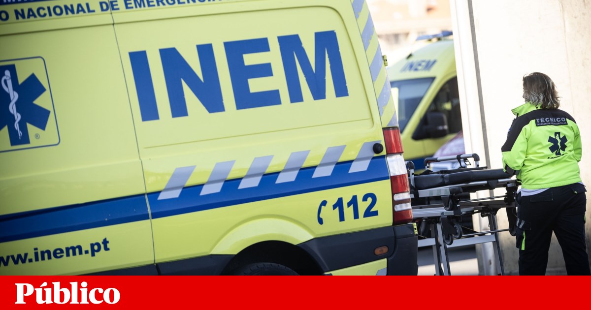 Emergency technicians protest planned changes to INEM