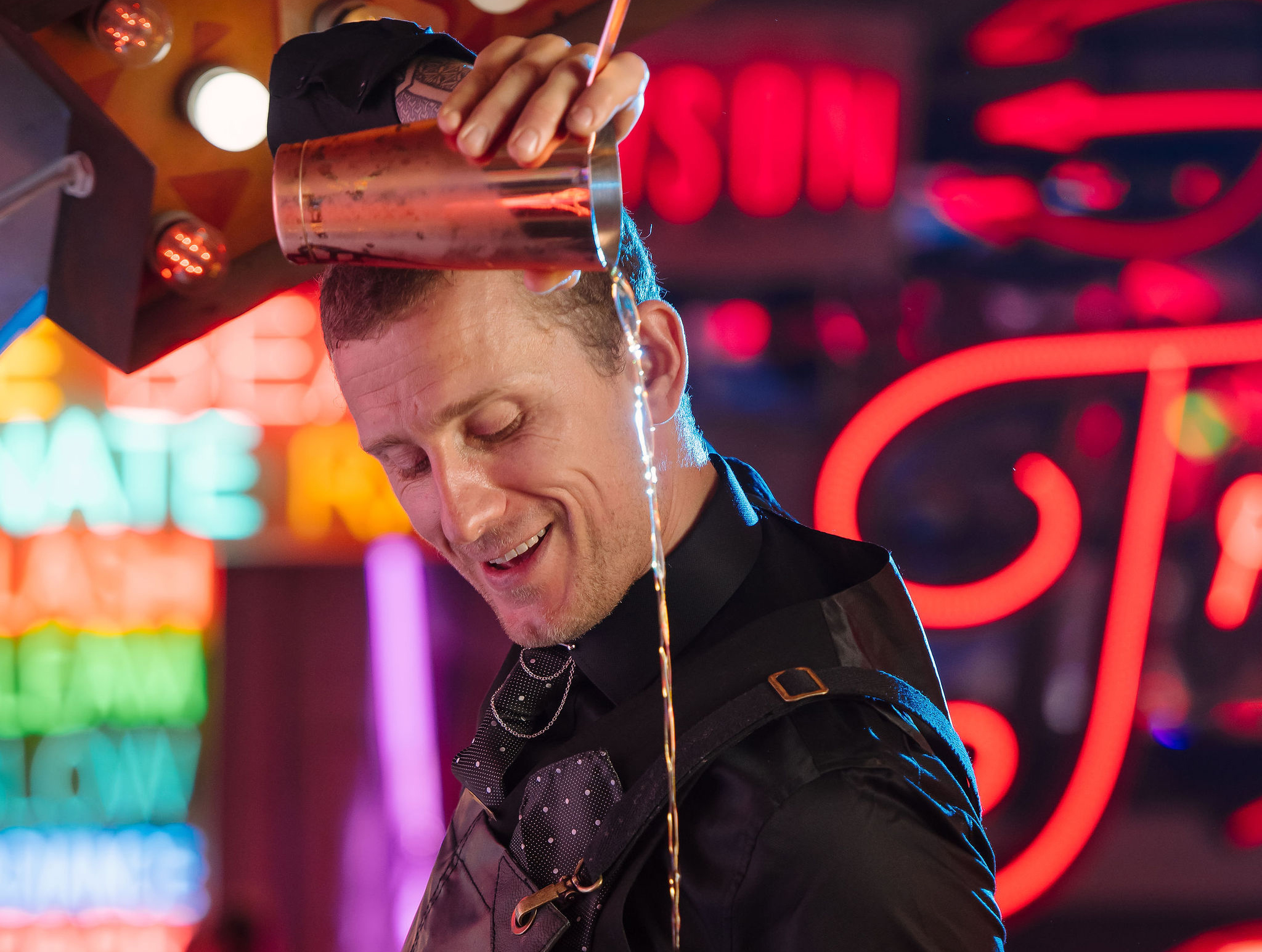 Tom Dyer, campeão de <i>flair bartending</i>, está entre os mais de 30 oradores convidados