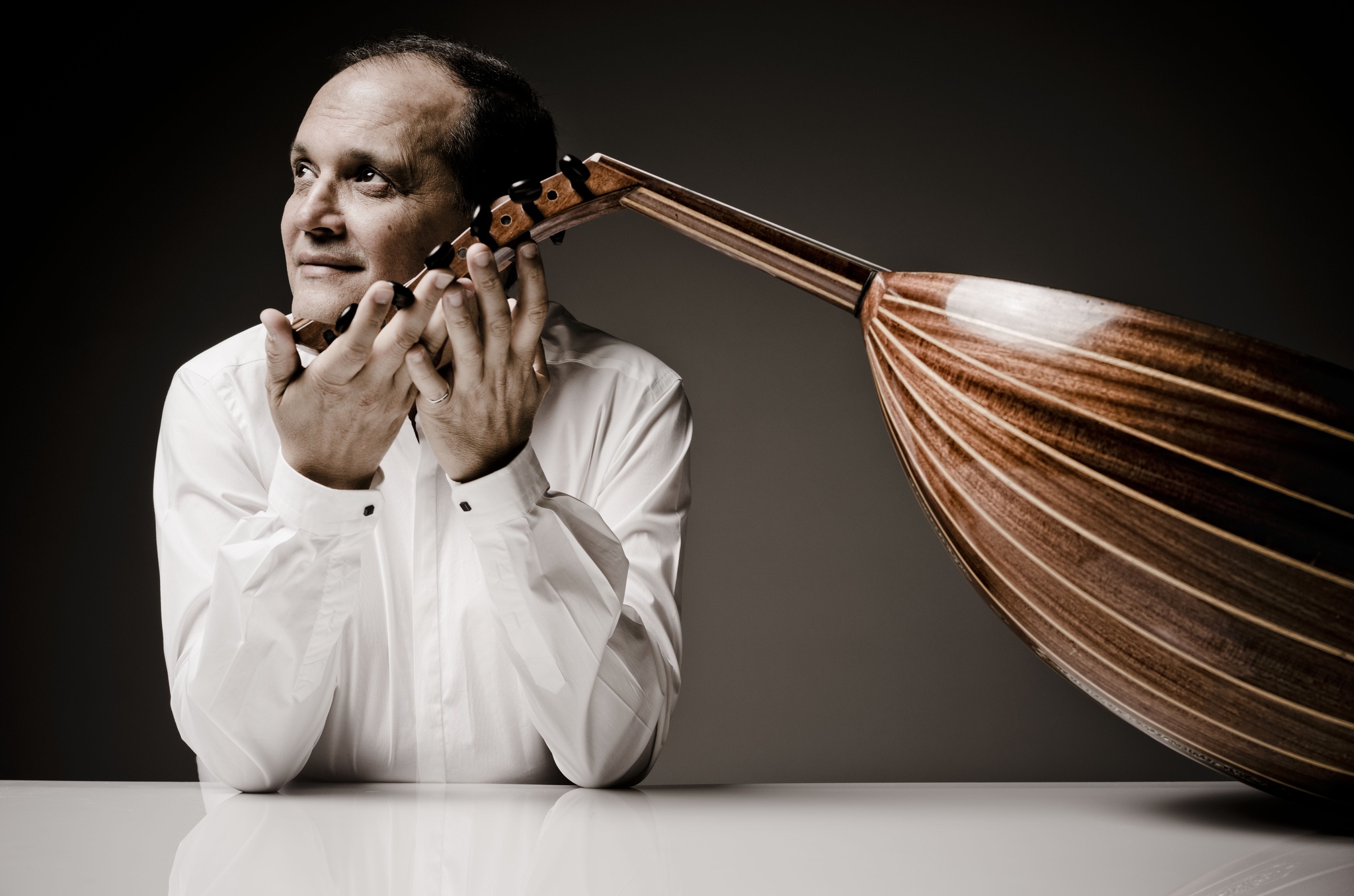 Anouar Brahem Photo: Marco Borggreve