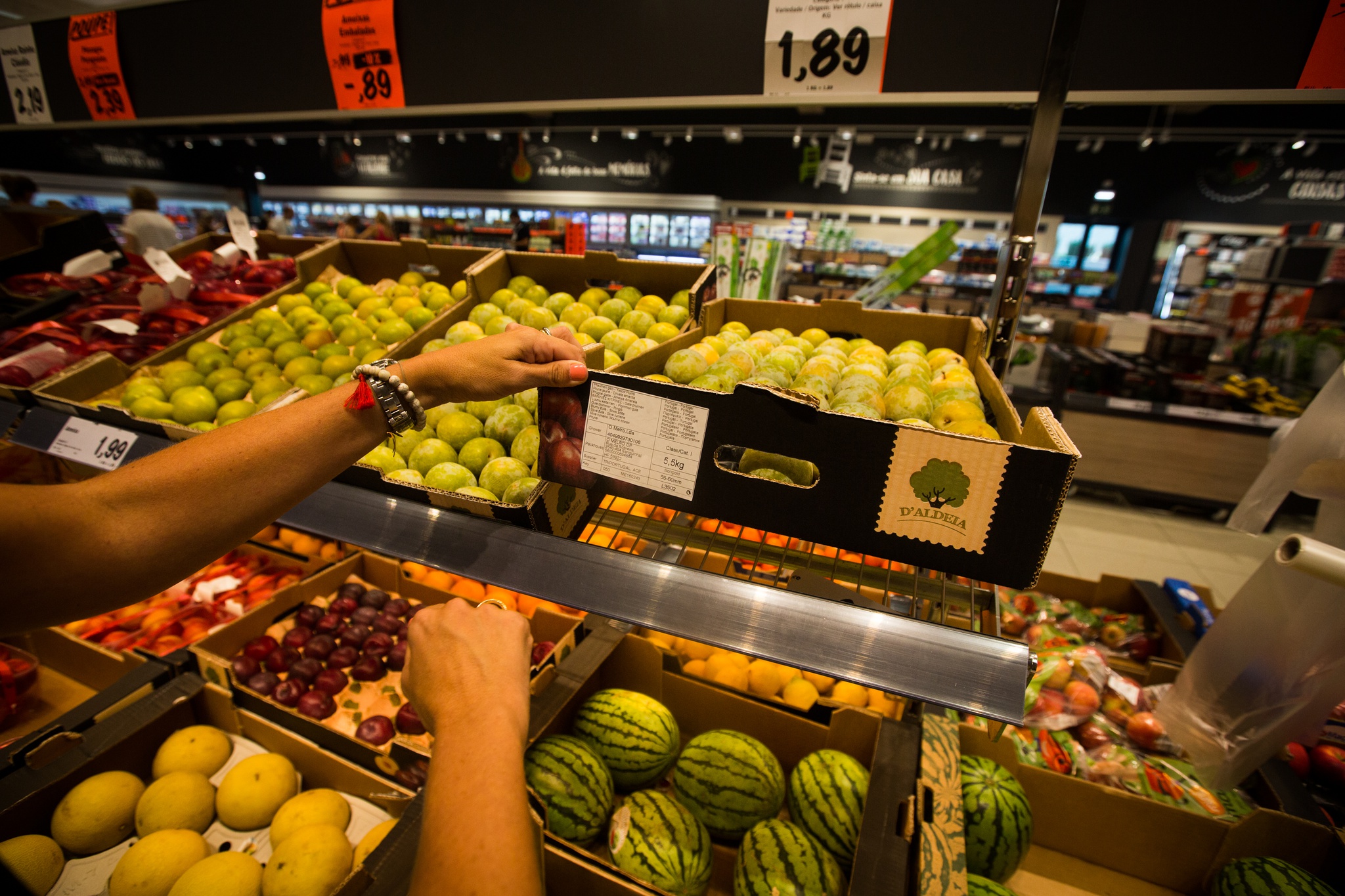 NFS Nuno Ferreira Santos - 6 Setembro 2016 - PORTUGAL, Sacavem - trabalho sobre tendencias de consumo e novos conceitos de supermercados - supermercado/ Hipermercado Lidl - frutaria - frutas