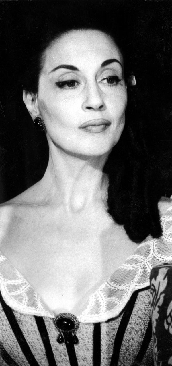 Mariana Rey MonteiroEla era a voz do Teatro Nacional | PÚBLICO