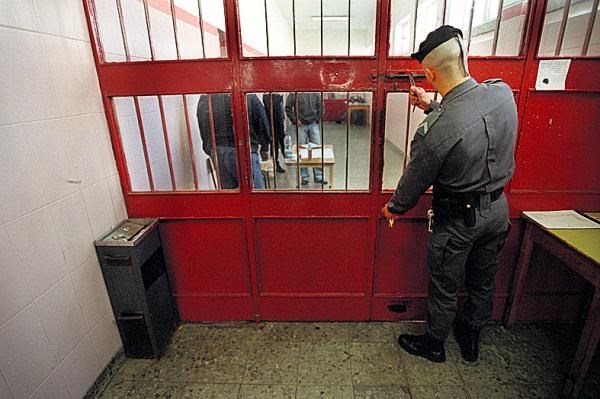 Seis feridos em tumulto na cadeia de Custóias durante a hora de visita |  Portugal | PÚBLICO