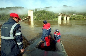 Acidente Entre Os Rios Entre-os-Rios: Eles resistiram à tragédia porque souberam ser ...