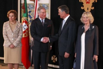 Príncipe Carlos e duquesa da Cornualha estarão até amanhã em Portugal
