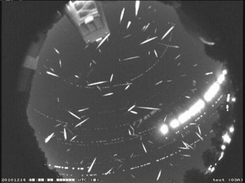 A chuva de meteoros Gemínidas de 2010 captada pela NASA