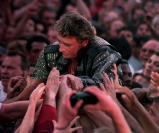 Johnny Hallyday, maior astro do rock francês, morre aos 74