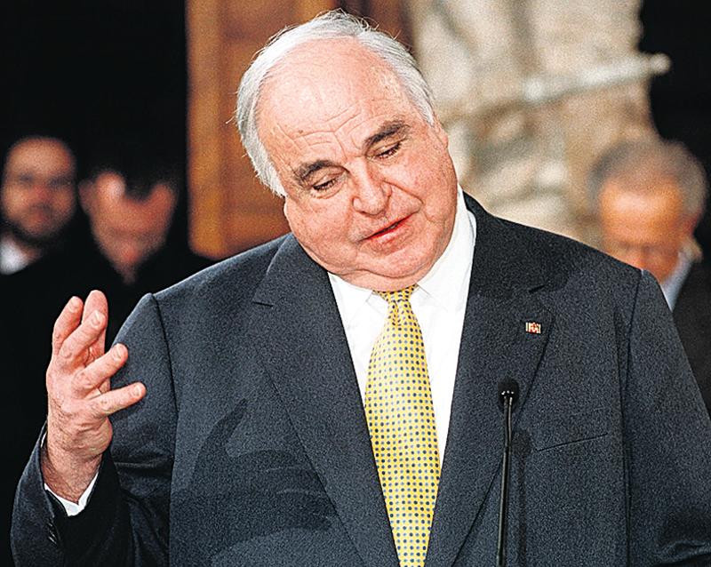 Livro revela que Helmut Kohl estava farto da questão de Timor
