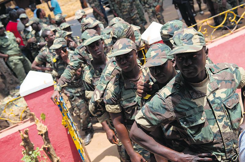 CEDEAO aprova envio de força para Bissau e dá ultimato aos