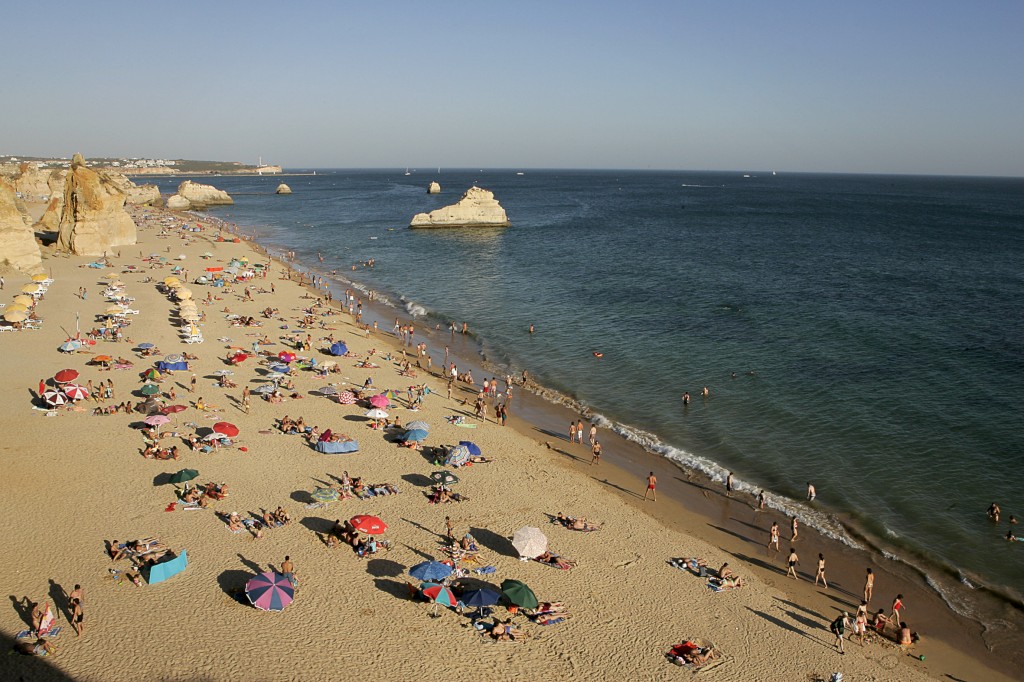 Monte Gordo Sand Experience atrai milhares de visitantes e impulsiona  comércio e hotelaria na época baixa