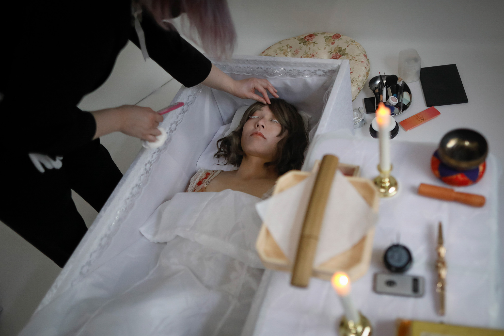 Homem que se casou com boneca no Japão fica viúvo após 'morte' de IA -  06/05/2022 - UOL TILT