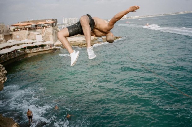 Adam Rouhana vive o paradoxo de ser americano-palestiniano. Este é o ...