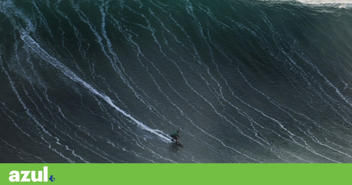 Olas gigantes en Nazaré mientras el mal tiempo azota Europa |  Azul Olas gigantes en Nazaré mientras el mal tiempo azota Europa |  Azul