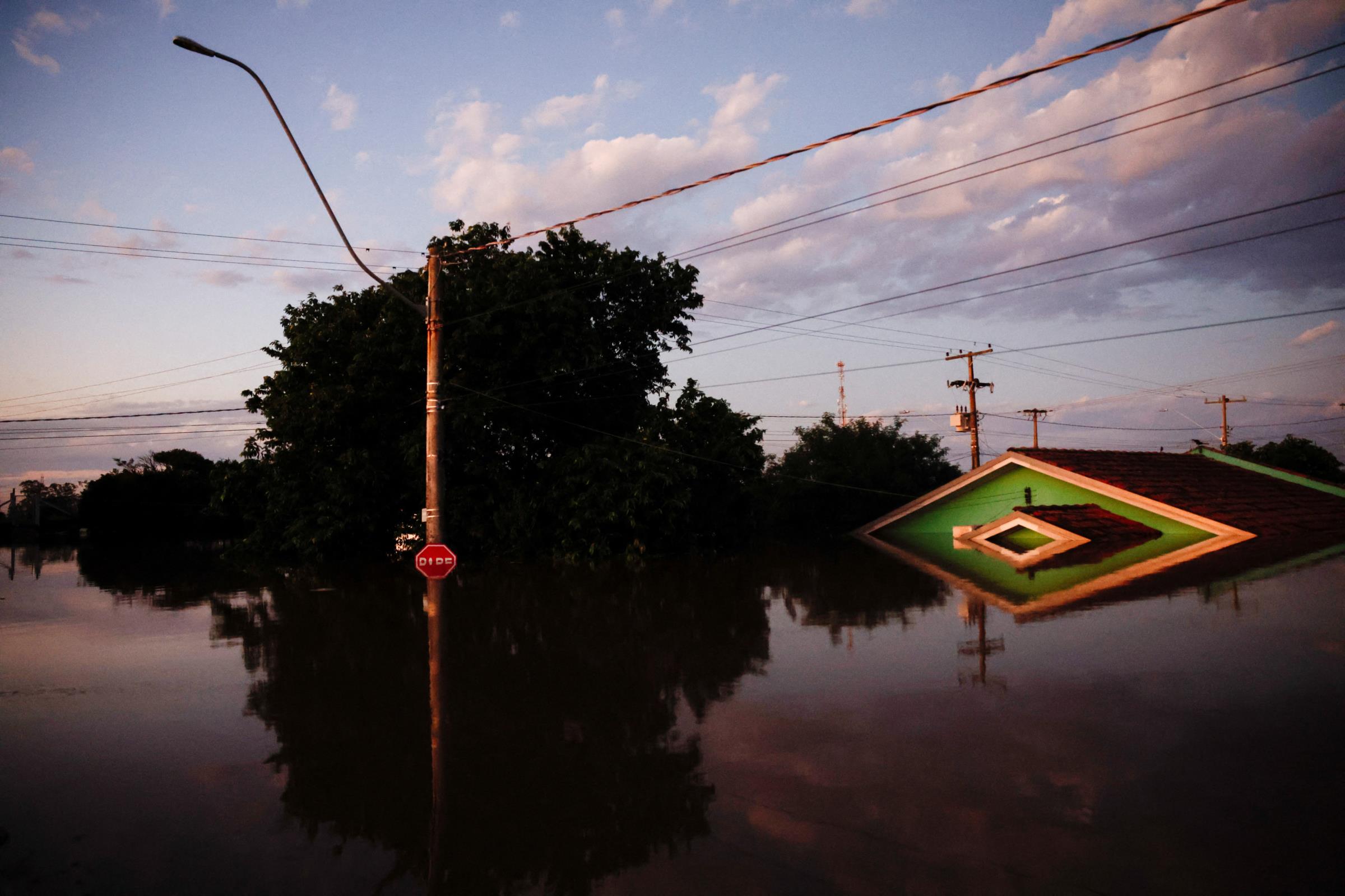 Images de la destruction des inondations au Brésil qui ont fait 83 morts |  Bleu