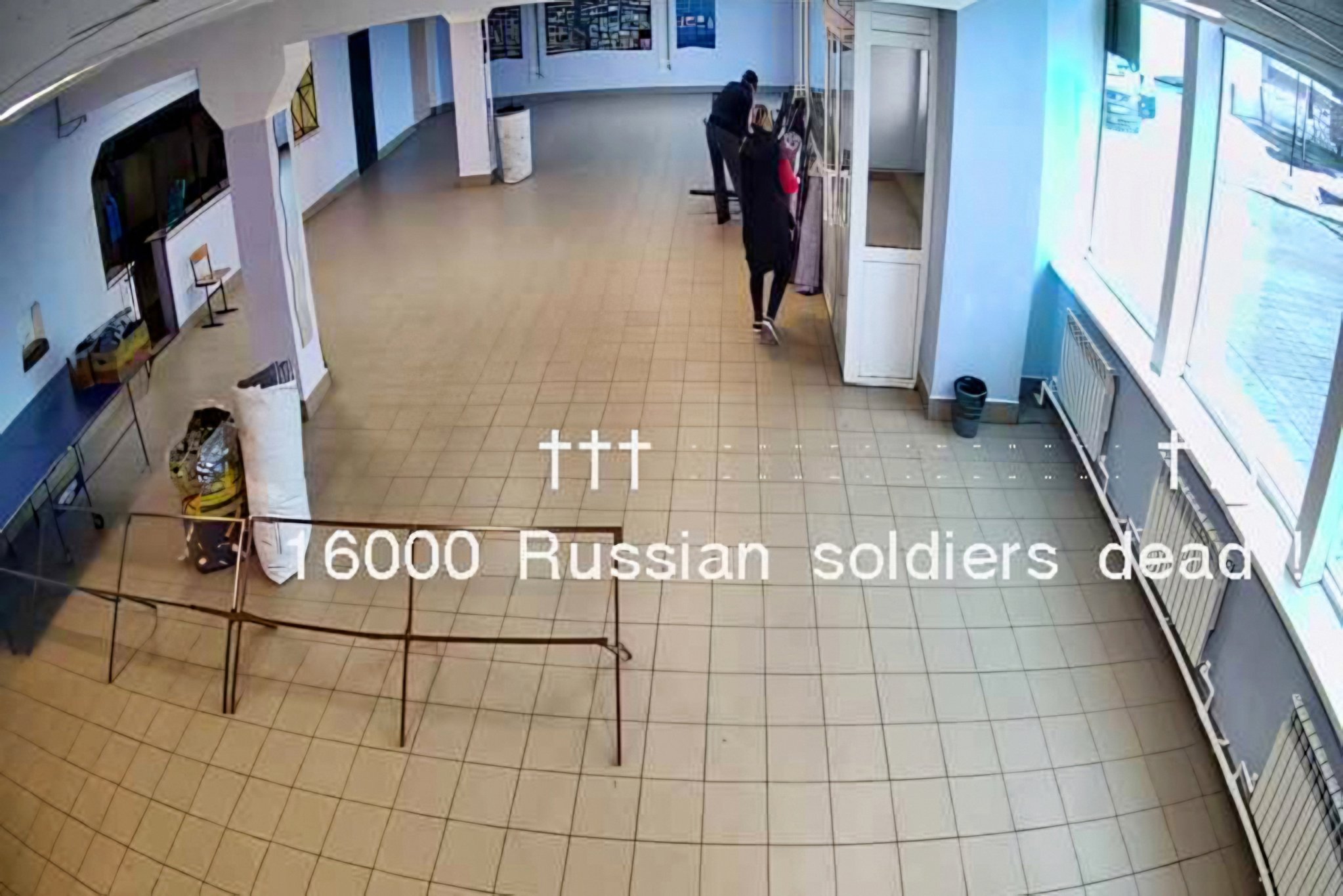 Frame de vídeo CCTV registado em território russo que integra o projecto "Putin's Jail"