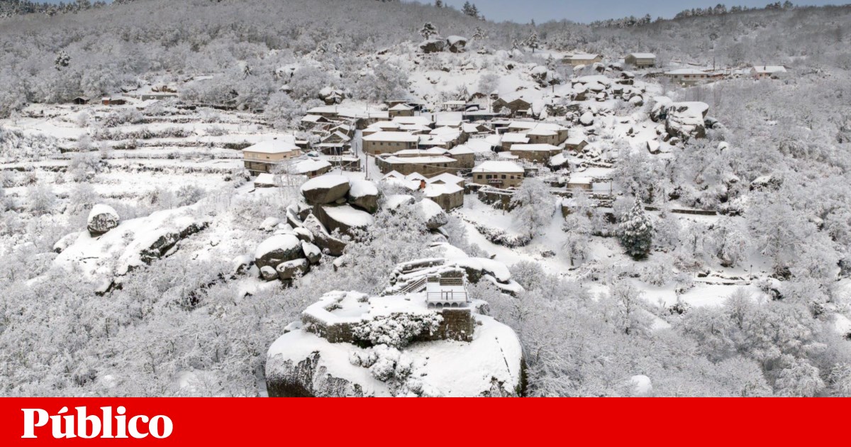 Snow covered the village of Castelo in Vila Real — this is how it looked