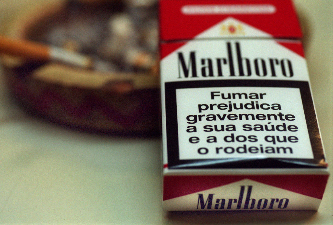 Maços de tabaco passam a ter em Janeiro o número da Linha Saúde 24 | Tabaco  | PÚBLICO