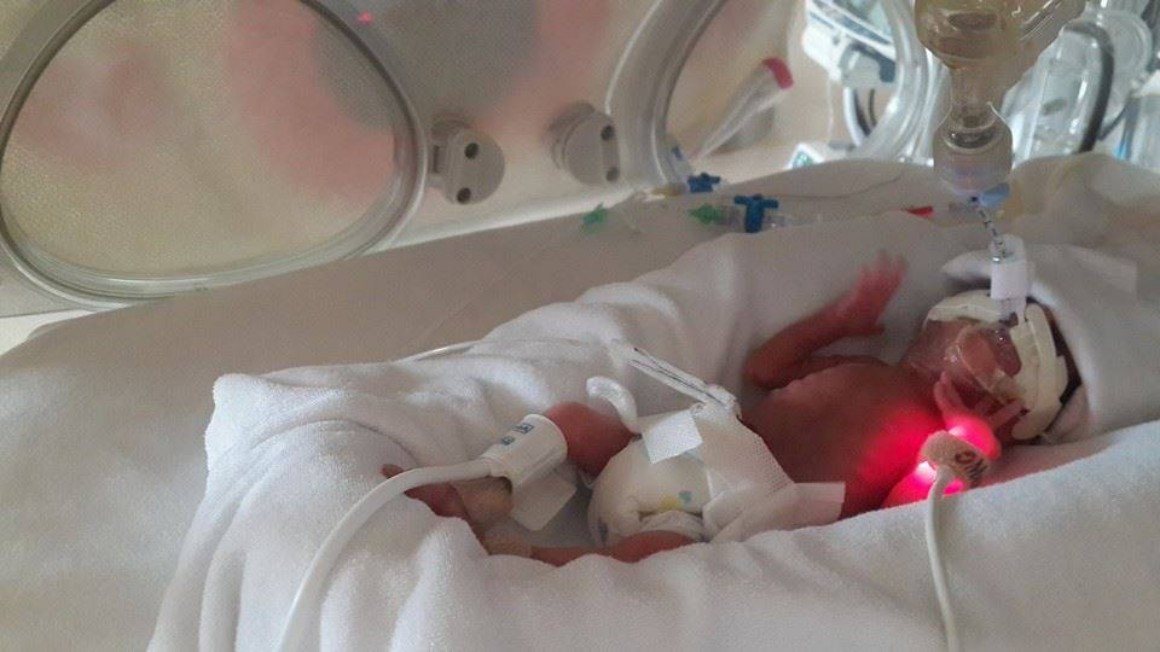Governo Acompanha Casal Portugues Sem Dinheiro Para Despesas Com Bebe Prematuro No Dubai Saude Publico