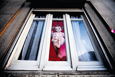 Já Há 20 Mil Estandartes Do Menino Jesus à Janela Para - 