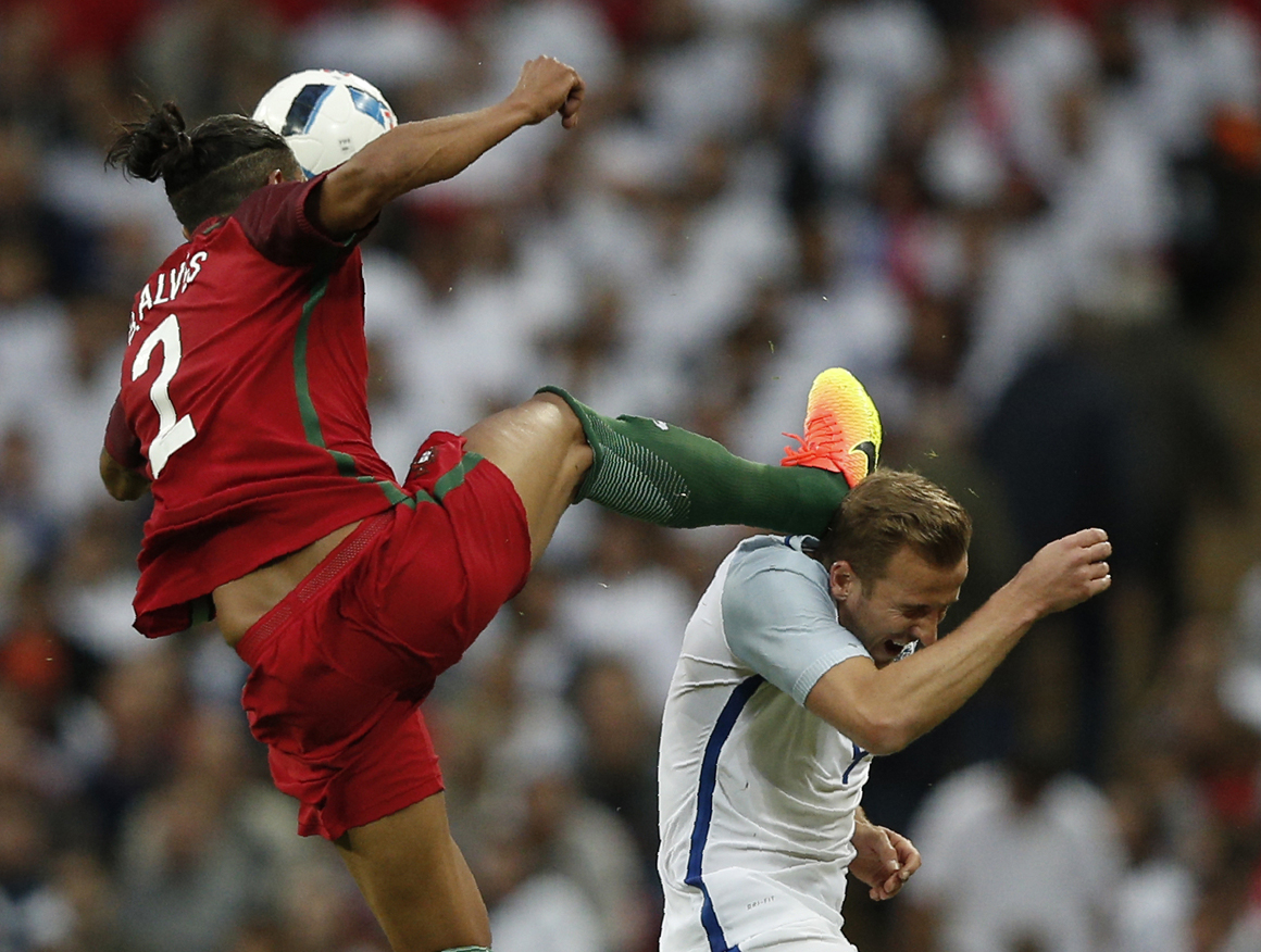 TOPSHOT-FBL-EURO-2016-FRIEN2016671655.jp