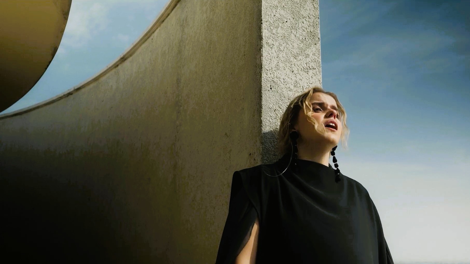 Teresinha Landeiro estreia <i>Não partas hoje</i>, anunciando para Maio o seu quarto álbum