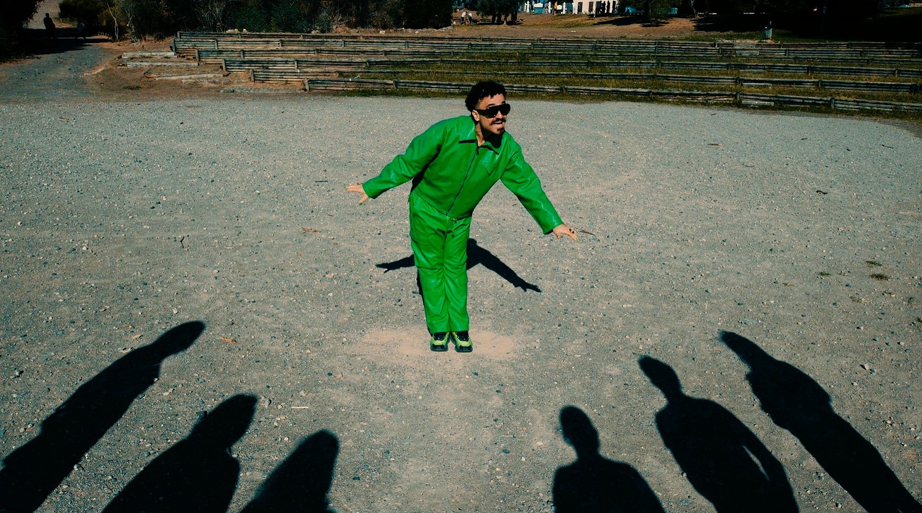 Jacaréu estreia <i>Eterno Espectador</i>, um álbum que mistura “poesia, crítica e ritmo”